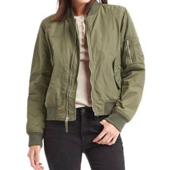 GAP Jackets & Blazers - GAP Nylon Bomber in Green size medium